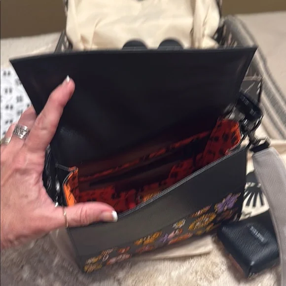 Min&Mon anastasio mini handbag w/matching embroidered strap,wallet,keychain - Picture 5 of 15